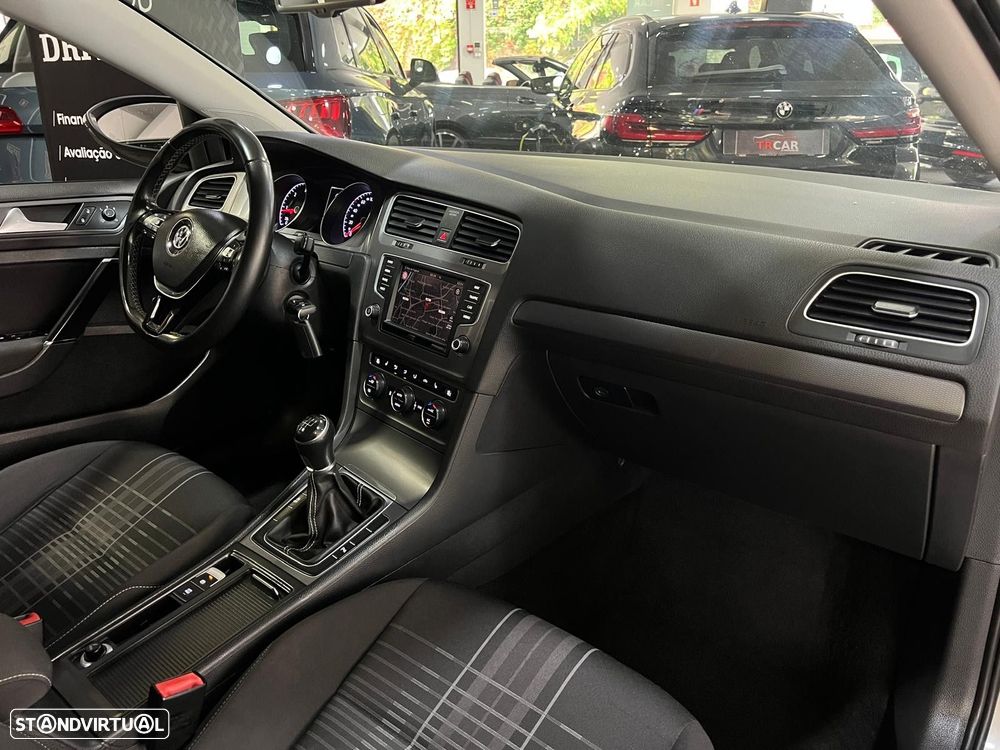 VW Golf 1.6 TDi Confortline - 29