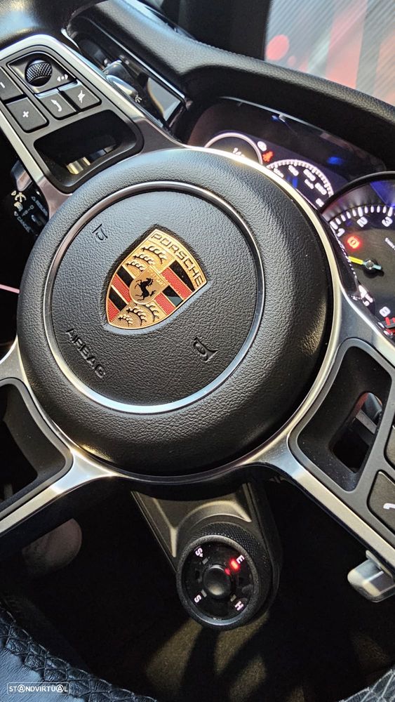 Porsche Panamera Sport Turismo - 11