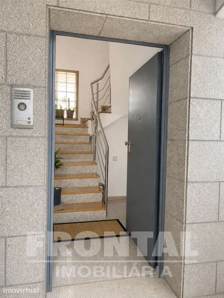 Moradia T3 | Conforto Habitacional e Excelente Localização - Grande imagem: 4/25