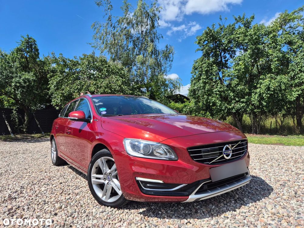 Volvo V60 D6 AWD Plug-in Hybrid R-Design Summum - 26