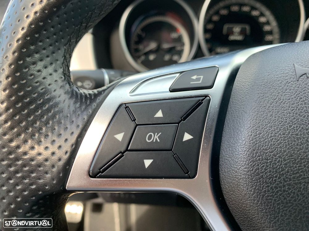 Mercedes-Benz E 220 BlueTEC Avantgarde Auto. - 35