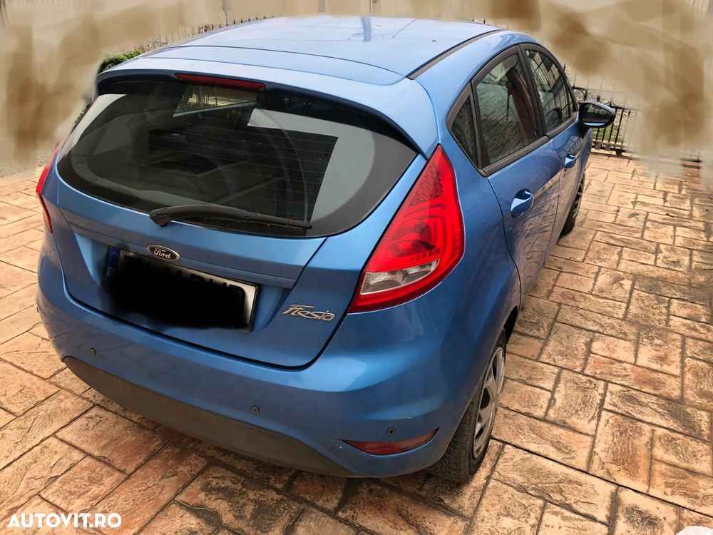 Ford Fiesta 1.25i Ambiente - 8