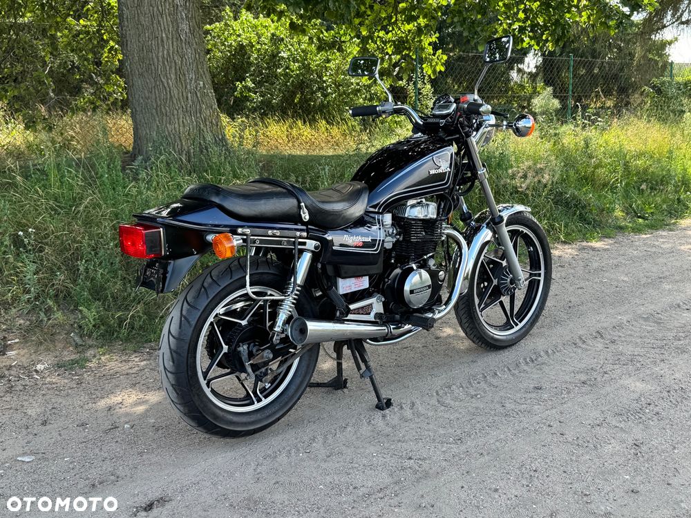 Honda Nighthawk - 3