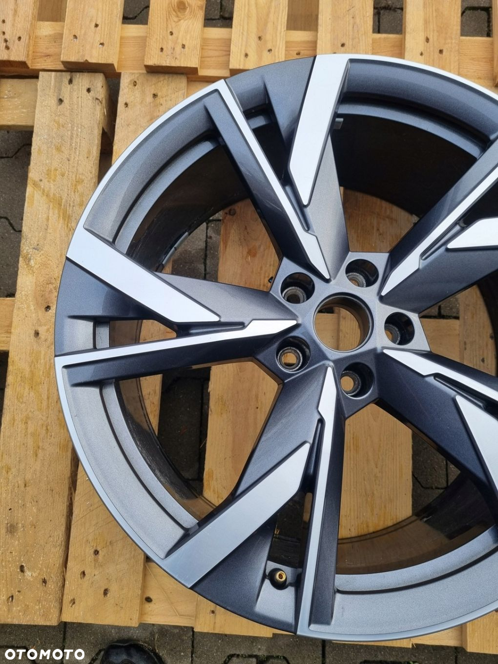 Felga aluminiowa Skoda ENYAQ 9.0" x 20" 5x112 ET 42 5LA601025E 5LA601025R - 3