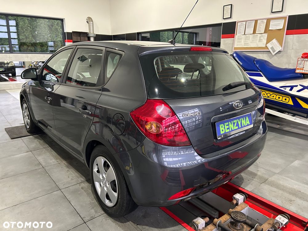 Kia Ceed - 5