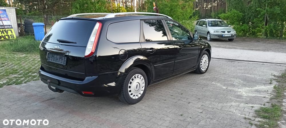 Ford Focus 1.6 TI-VCT Ambiente - 2