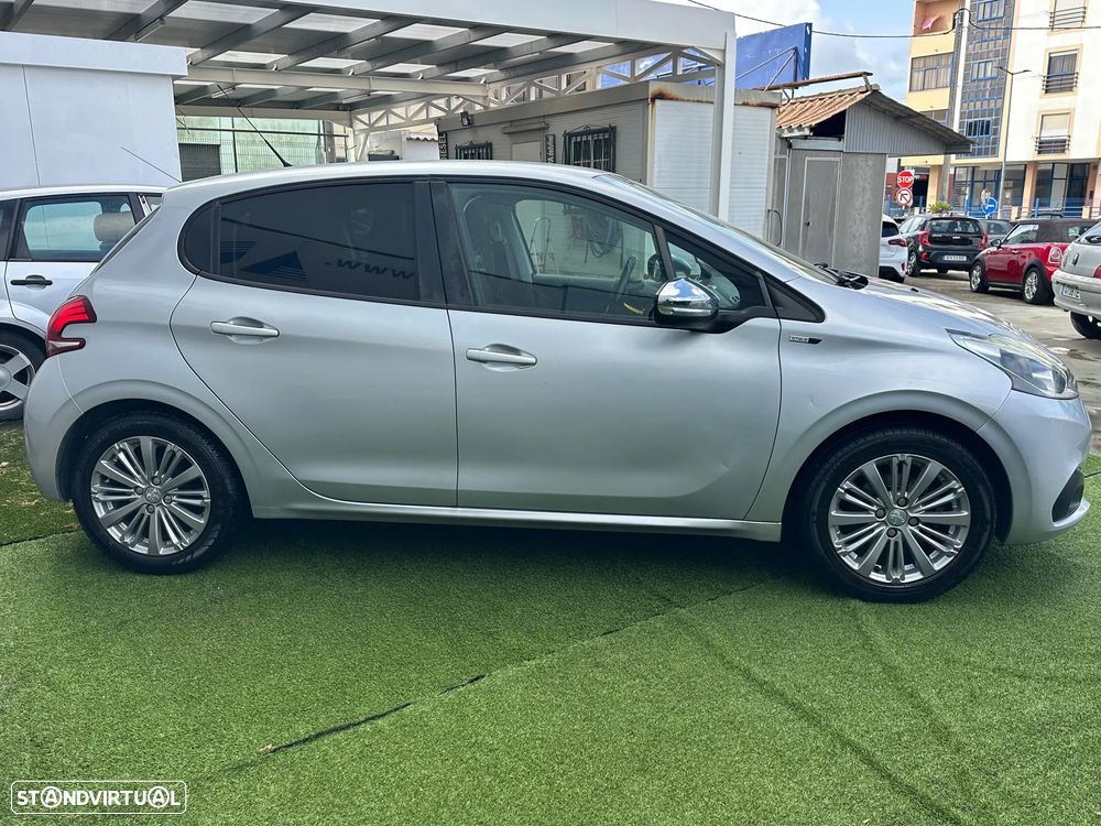 Peugeot 208 1.2 PureTech Style - 3