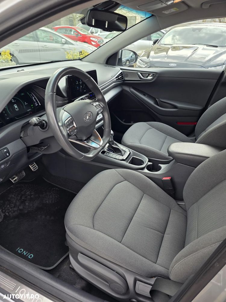 Hyundai IONIQ - 11