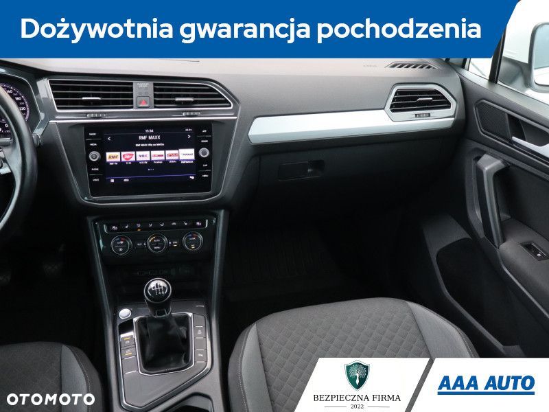 Volkswagen Tiguan - 10