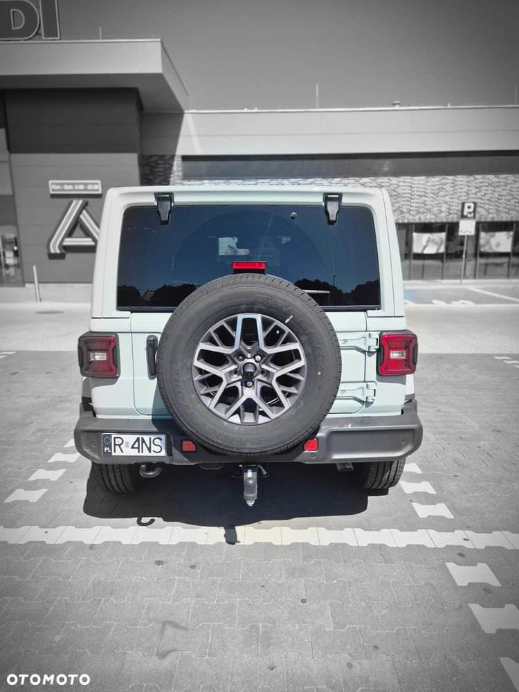 Jeep Wrangler - 21