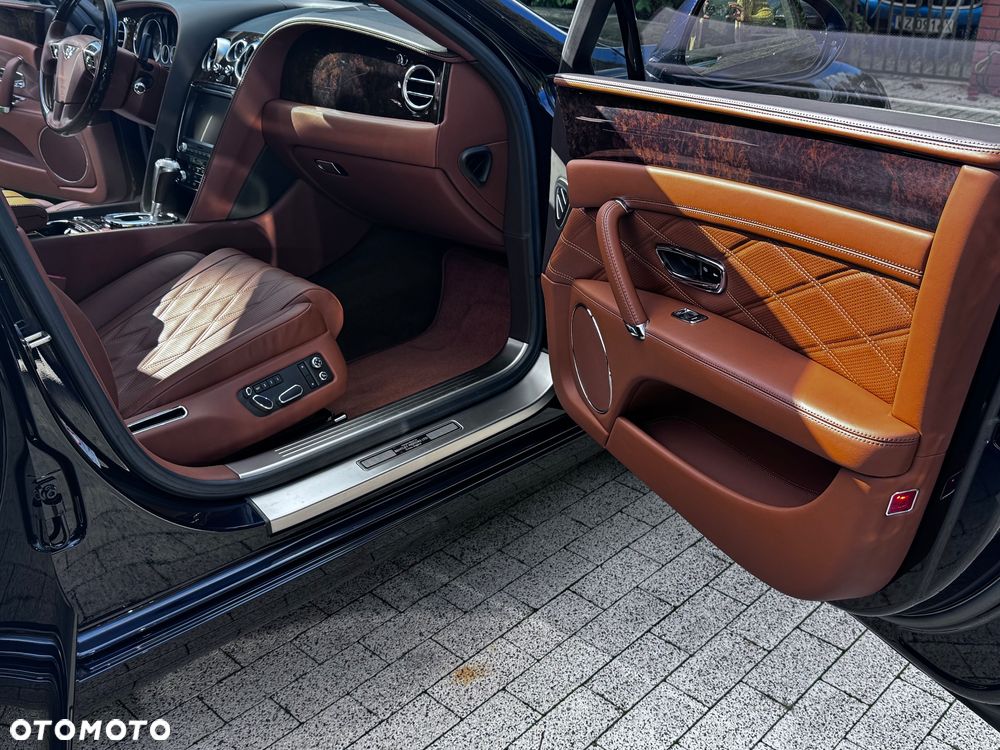 Bentley Flying Spur W12 - 12