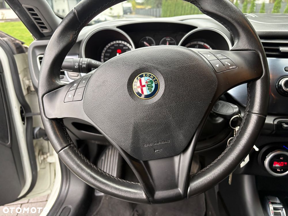 Alfa Romeo Giulietta 1.6 JTDM - 27