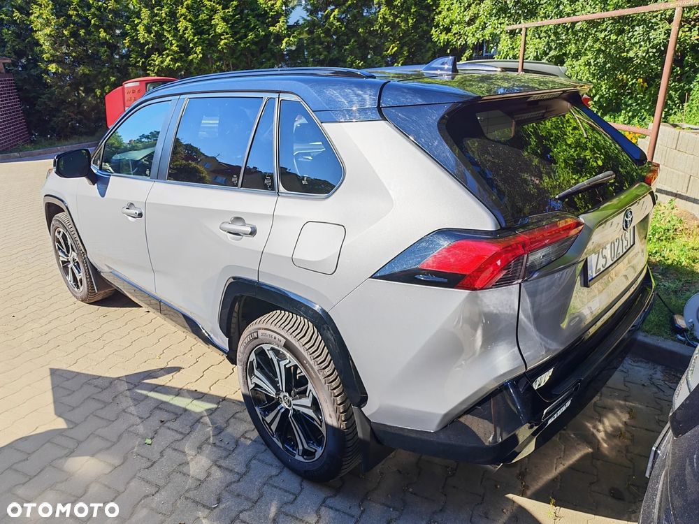 Toyota RAV4 - 6