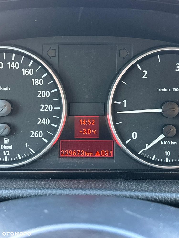 BMW Seria 3 320d - 24