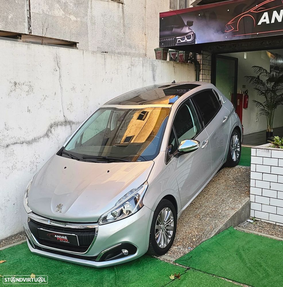 Peugeot 208 PureTech 82 Stop & Start Signature - 1