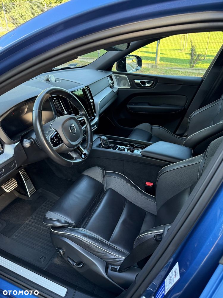 Volvo XC 60 D5 AWD R-Design - 8