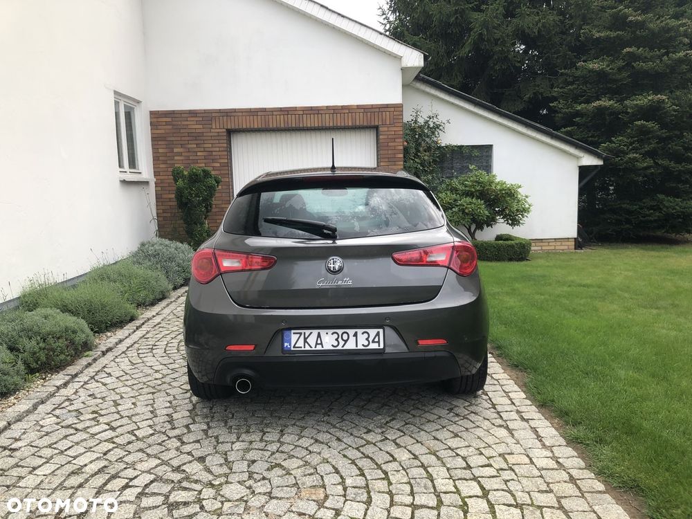 Alfa Romeo Giulietta - 8