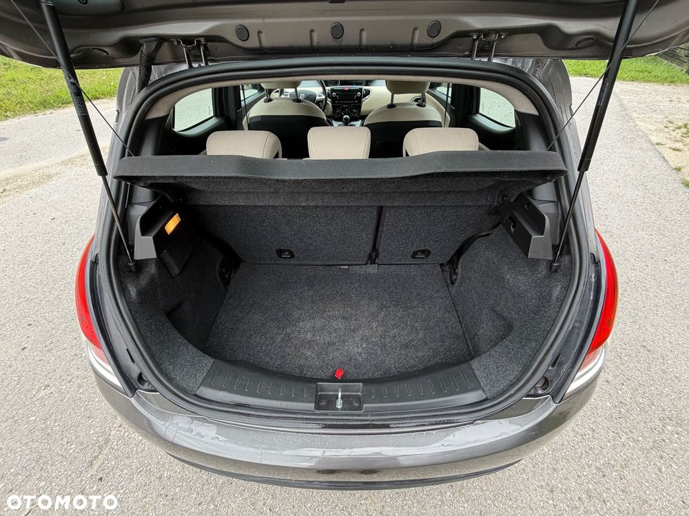 Lancia Ypsilon 1.2 8V Elefantino S&S - 32