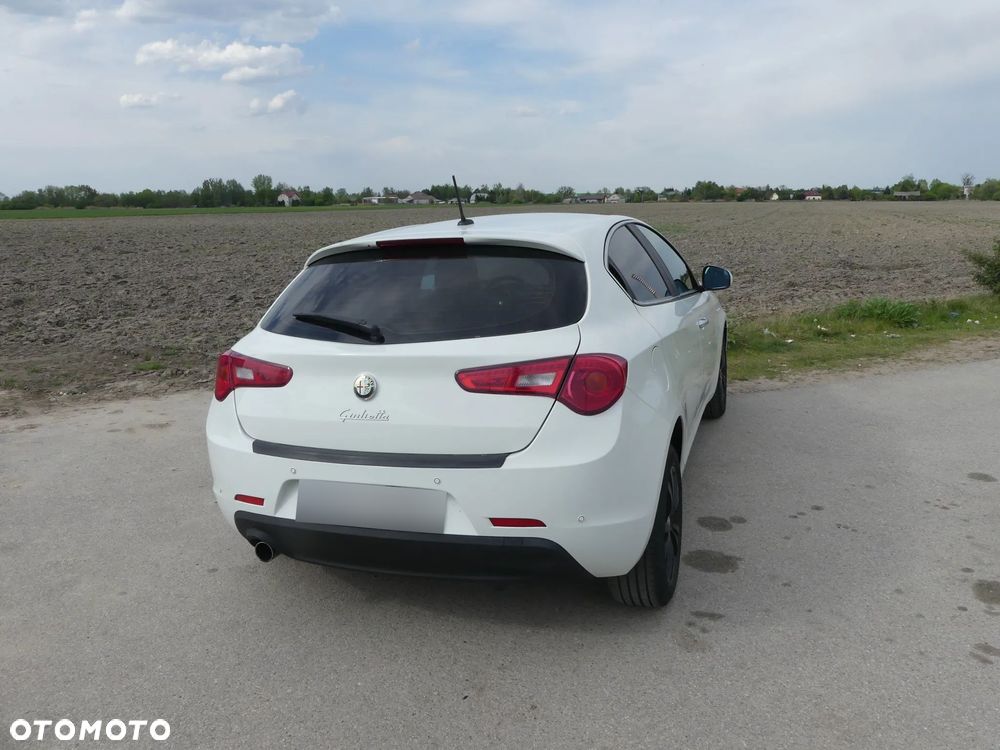 Alfa Romeo Giulietta 1.6 JTDM 16V - 4