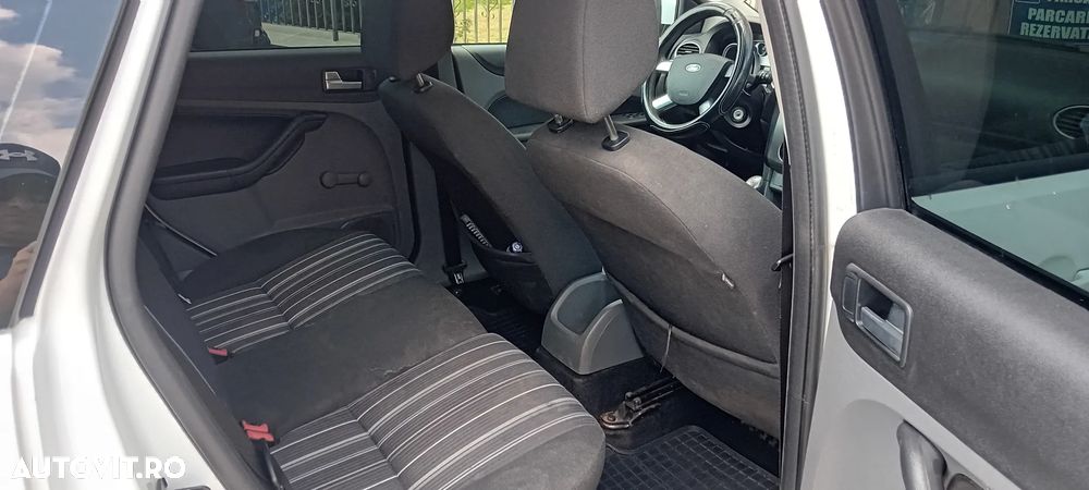 Ford Focus 1.6 TDCI DPF Titanium - 13