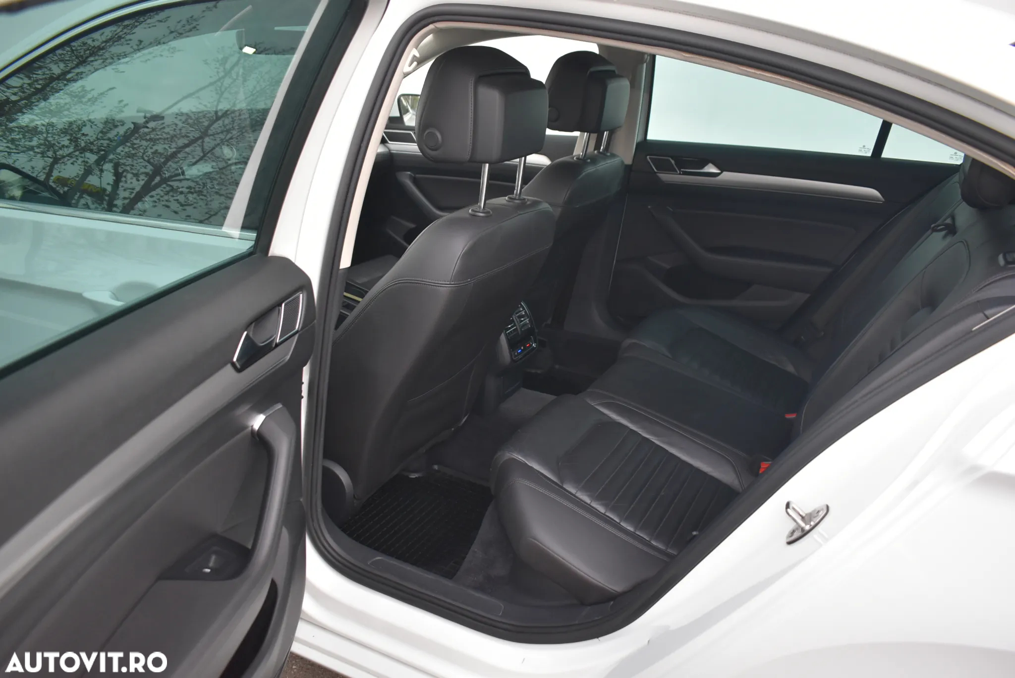 Volkswagen Passat 2.0 TDI DSG Comfortline - 5