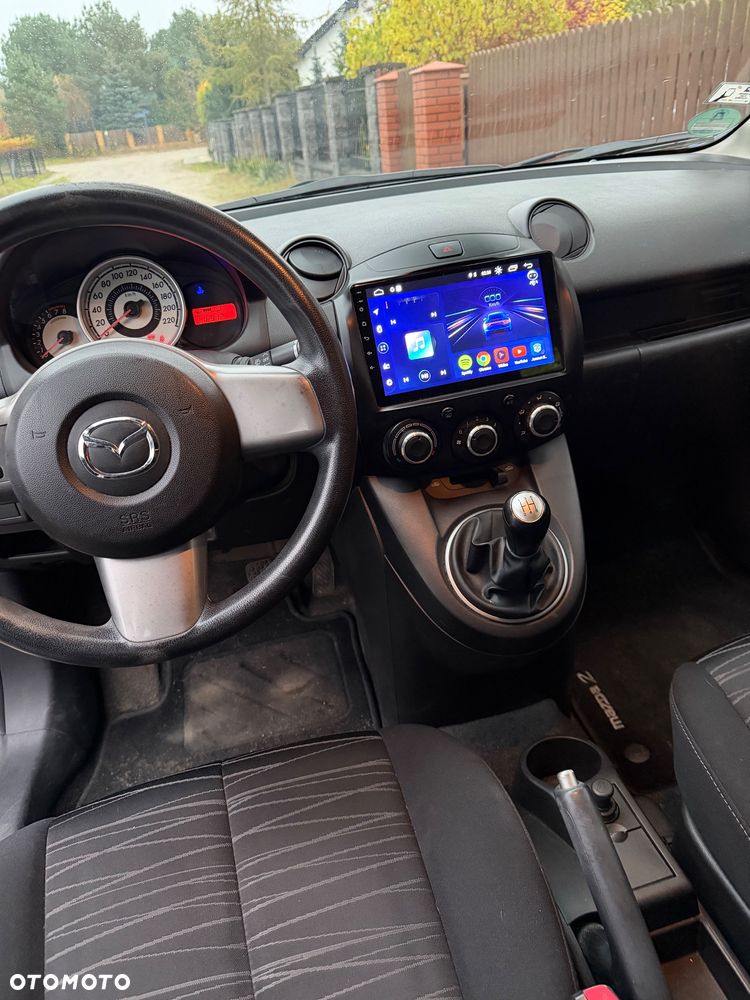 Mazda 2 2009 photo 4