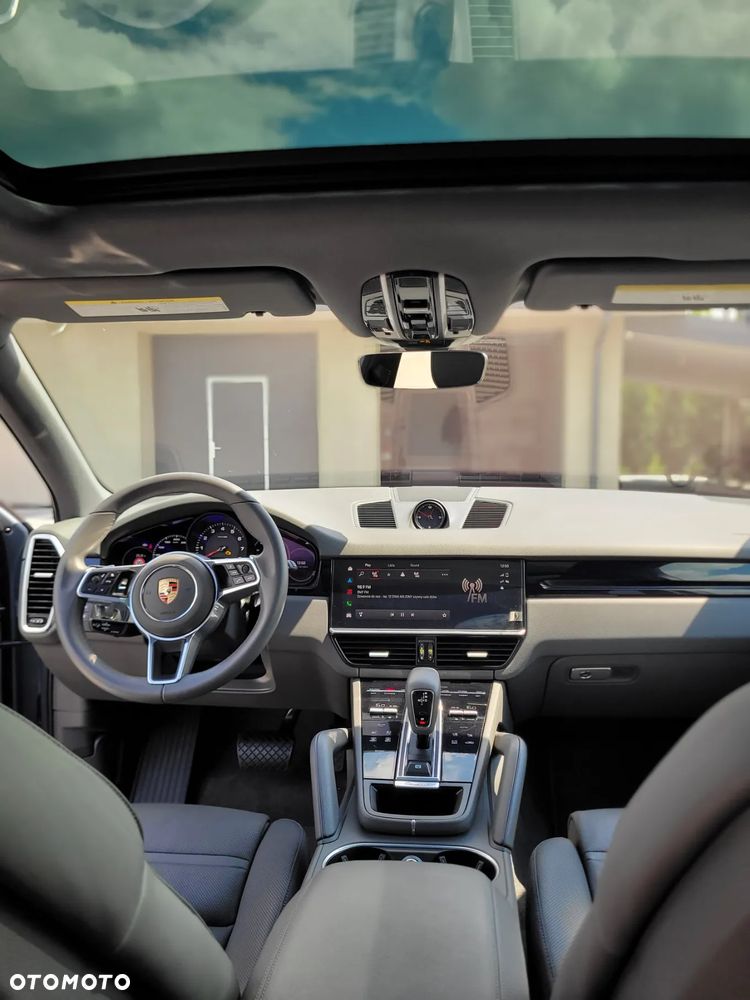 Porsche Cayenne - 14