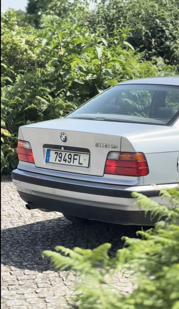 BMW 318 iS - 4