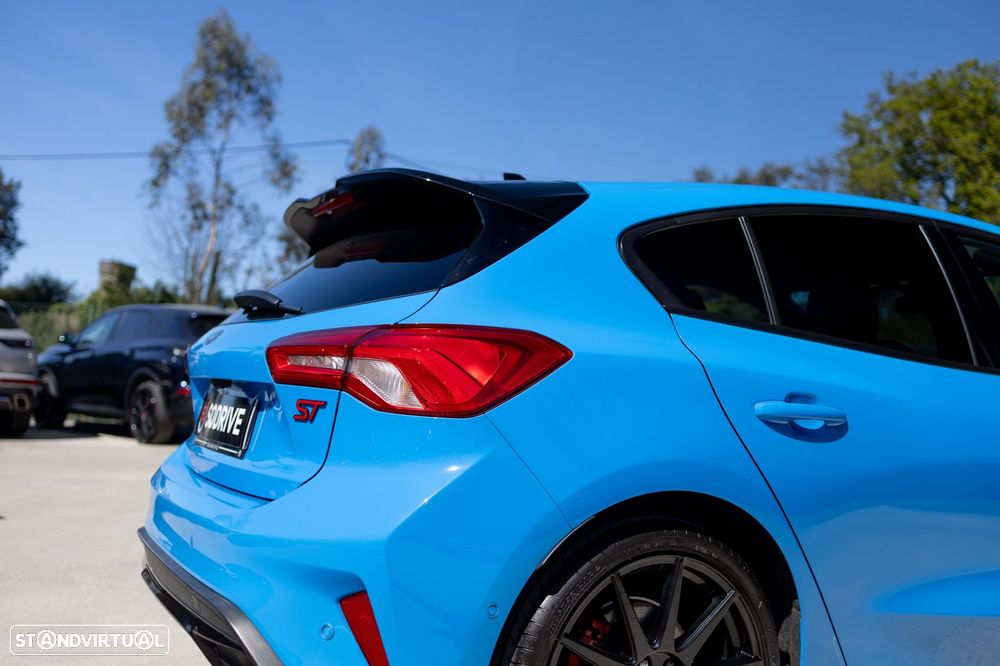 Ford Focus 2.3 EcoBoost S&S ST - 34