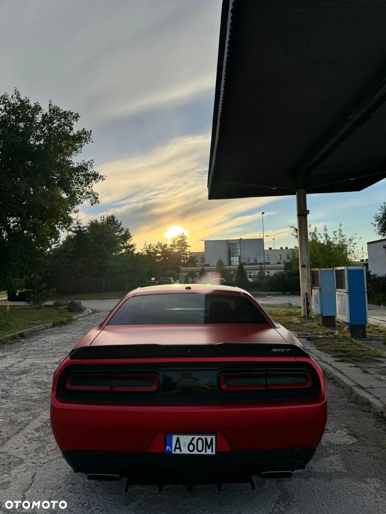 Dodge Challenger - 8