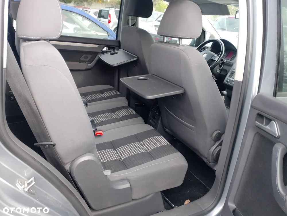 Volkswagen Touran - 13