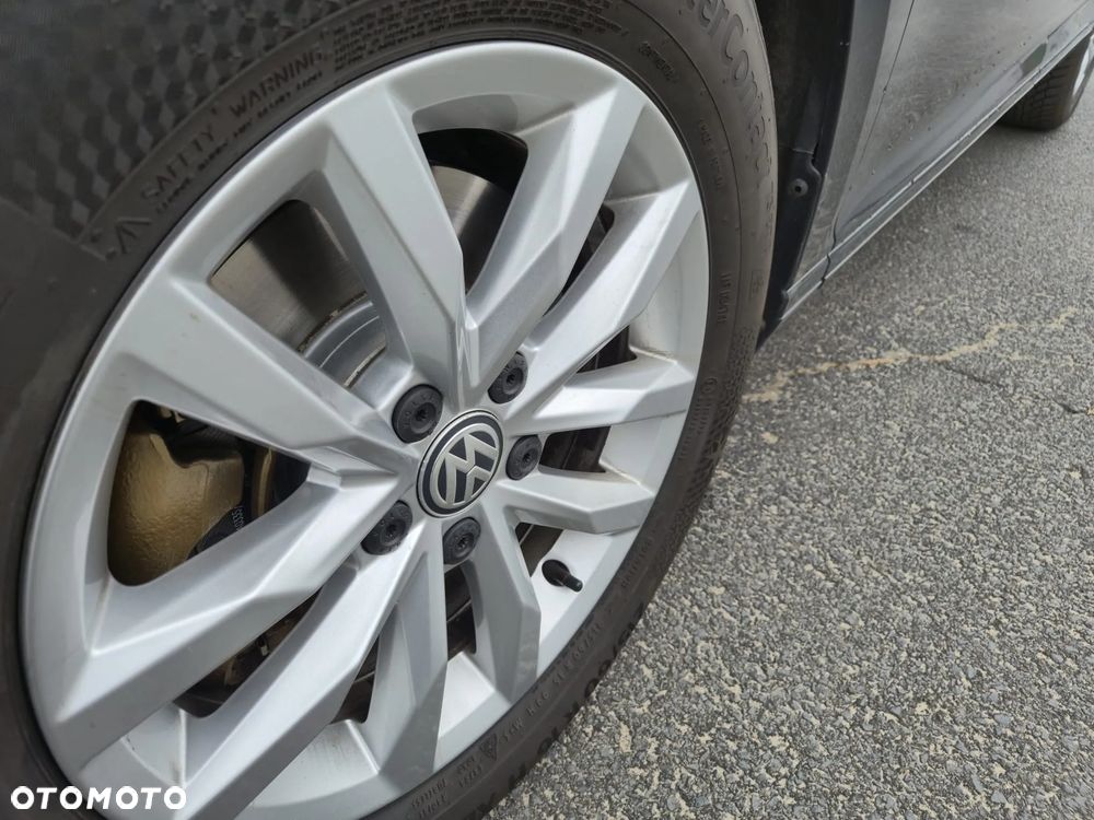Volkswagen Passat - 9