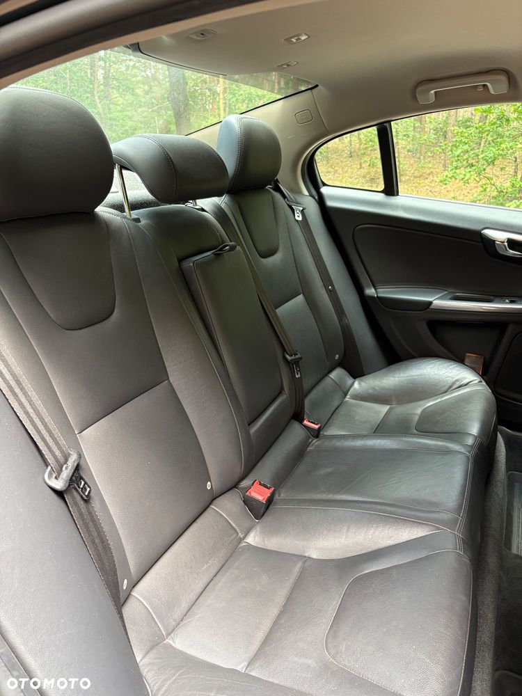 Volvo S60 D4 Drive-E Momentum - 28