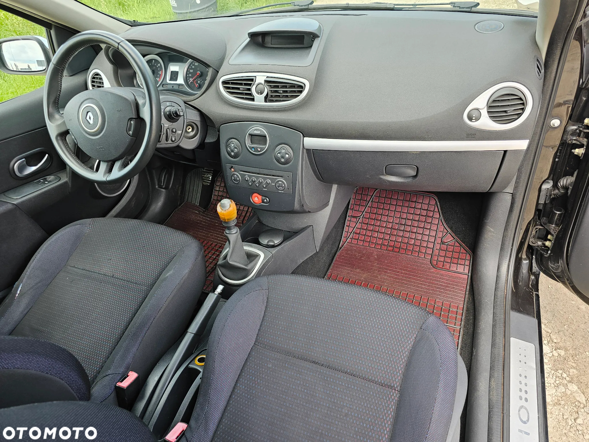 Renault Clio - 11