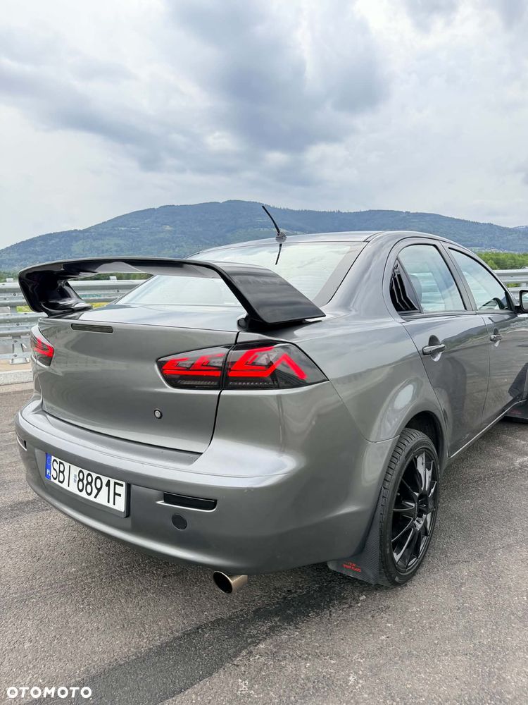 Mitsubishi Lancer - 8