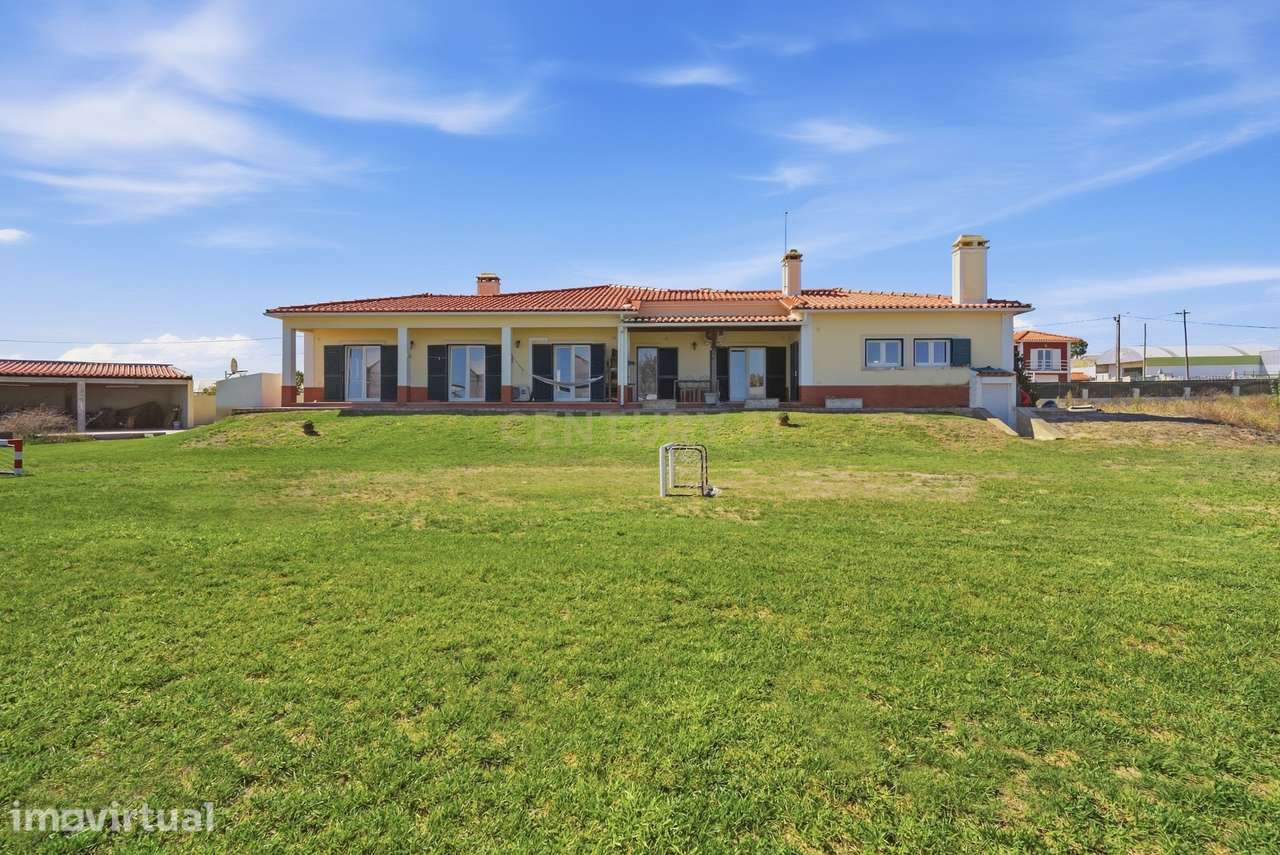 Moradia térrea com 5 quartos perto da praia - Torres Vedras