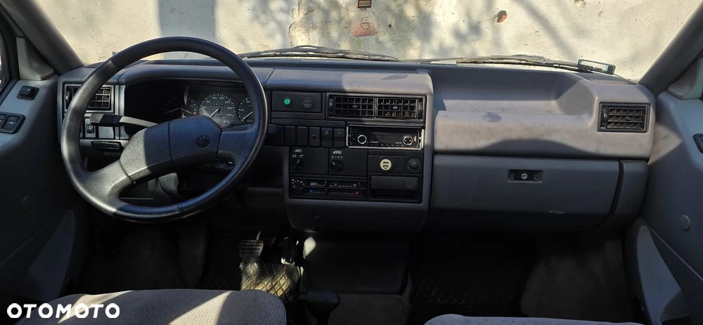 Volkswagen Multivan - 9
