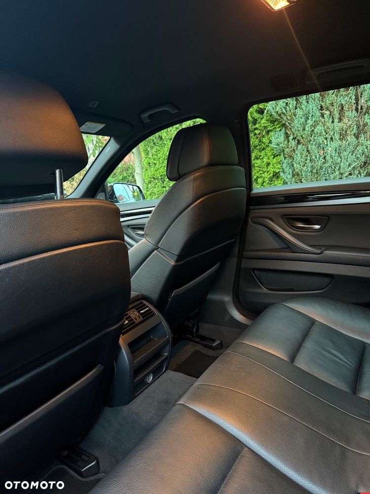 BMW Seria 5 535i xDrive - 16