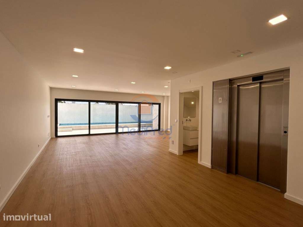 Moradia T5 NOVA com ELEVADOR e Piscina Aquecida | Mealhada, Loures - Grande imagem: 4/60