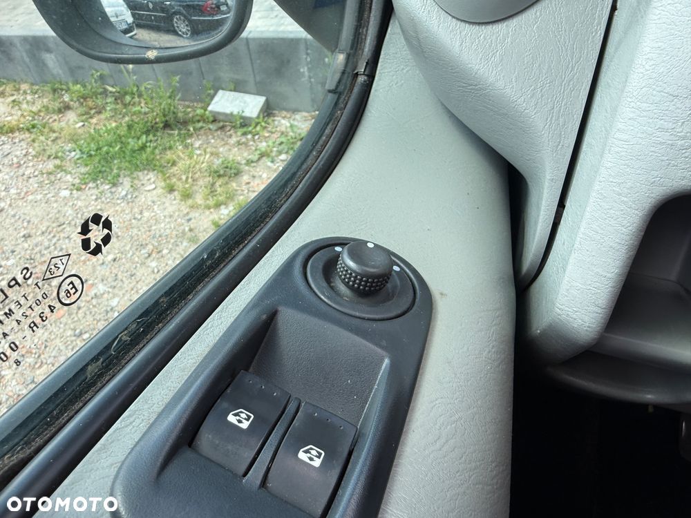 Opel Vivaro - 21