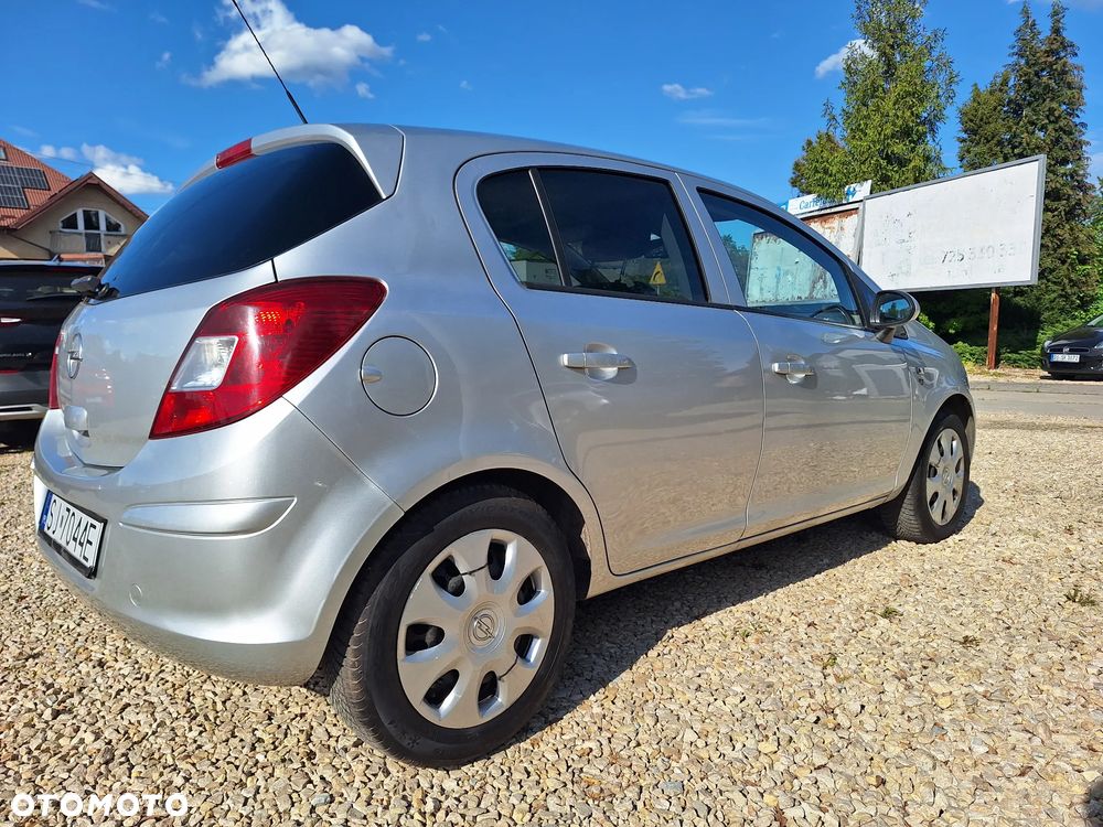 Opel Corsa 1.4 16V Active - 11