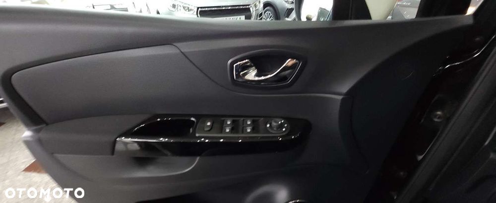 Renault Captur - 24