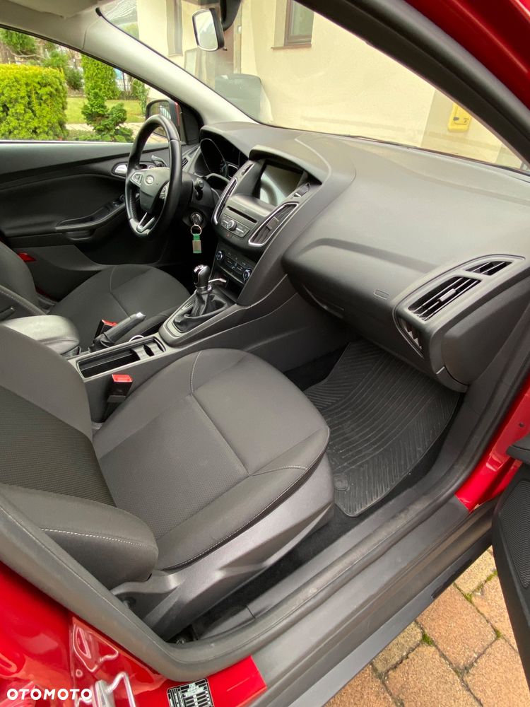 Ford Focus 1.6 SYNC Edition - 6