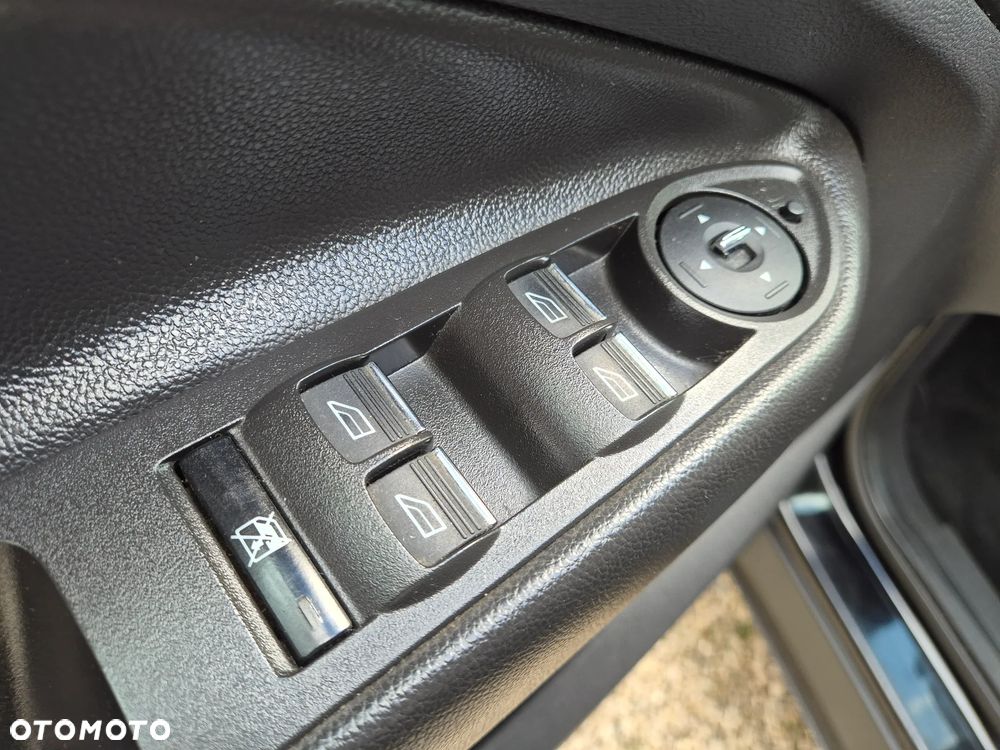 Ford Kuga 2.0 TDCi 2x4 Titanium - 9