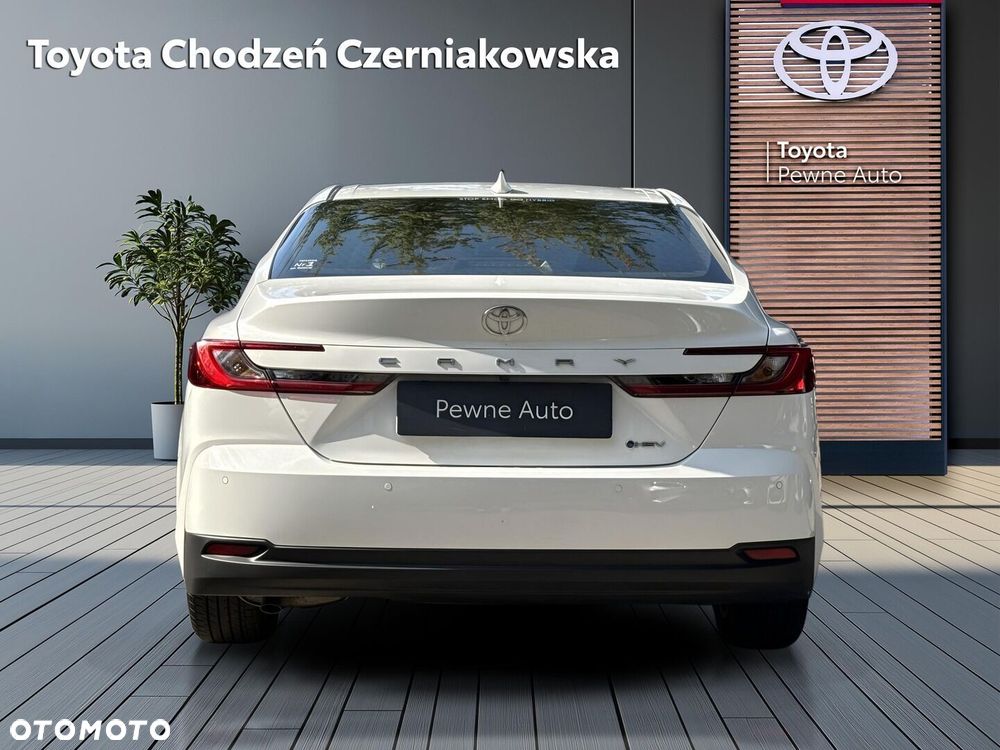 Toyota Camry - 7