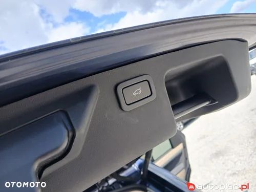 Land Rover Discovery Sport 2.0 TD4 HSE Luxury - 32