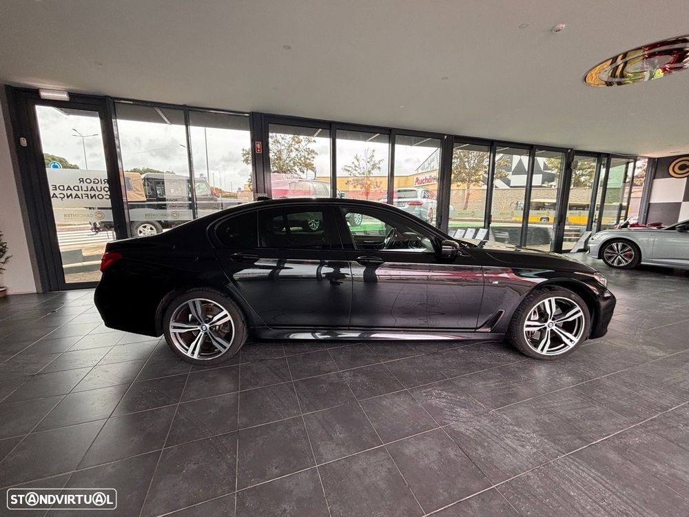 BMW 750 d xDrive Pack M - 15
