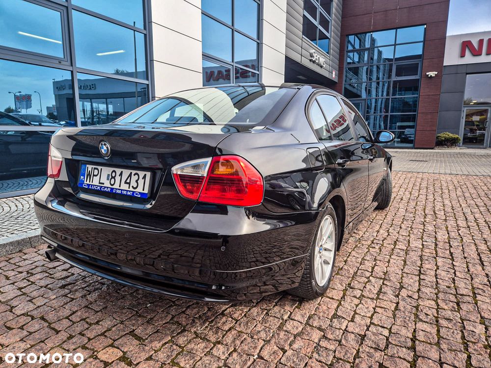 BMW Seria 3 320i - 9