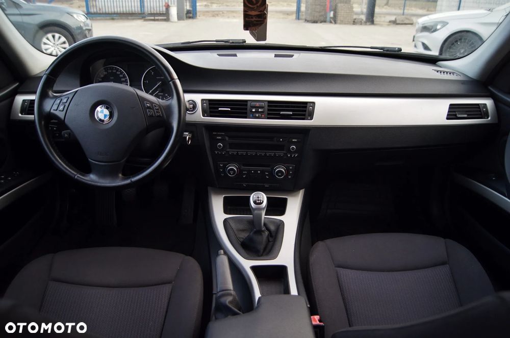 BMW Seria 3 320d - 10