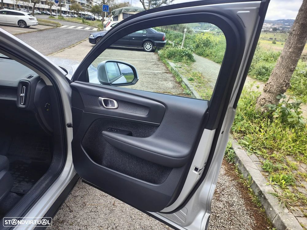 Volvo XC 40 1.5 T3 Tech Edition - 23